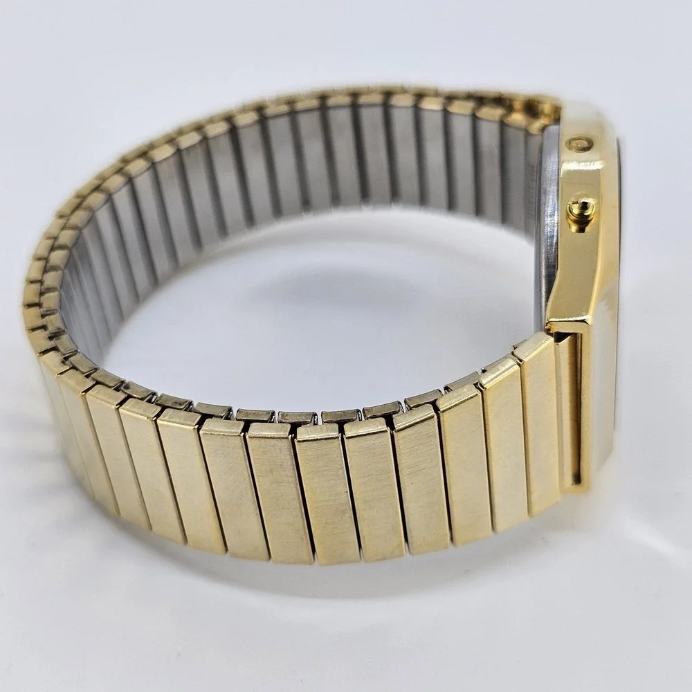 VTG Quintel Digital Unisex Watch 33MM DayDate Gold Expandable Band 6